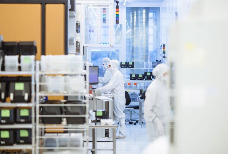 200mm clean room FraunhoferIPMS 768x518
