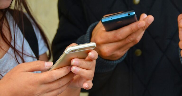 Mobile20phones crop1 768x408