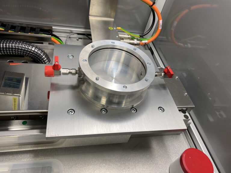 Neutral gas chamber for special processing requirements